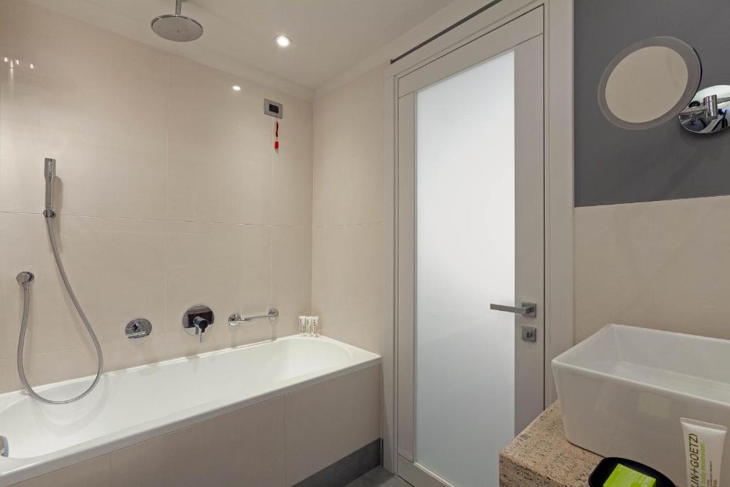 Le Meridien Visconti Rome - Resim 35