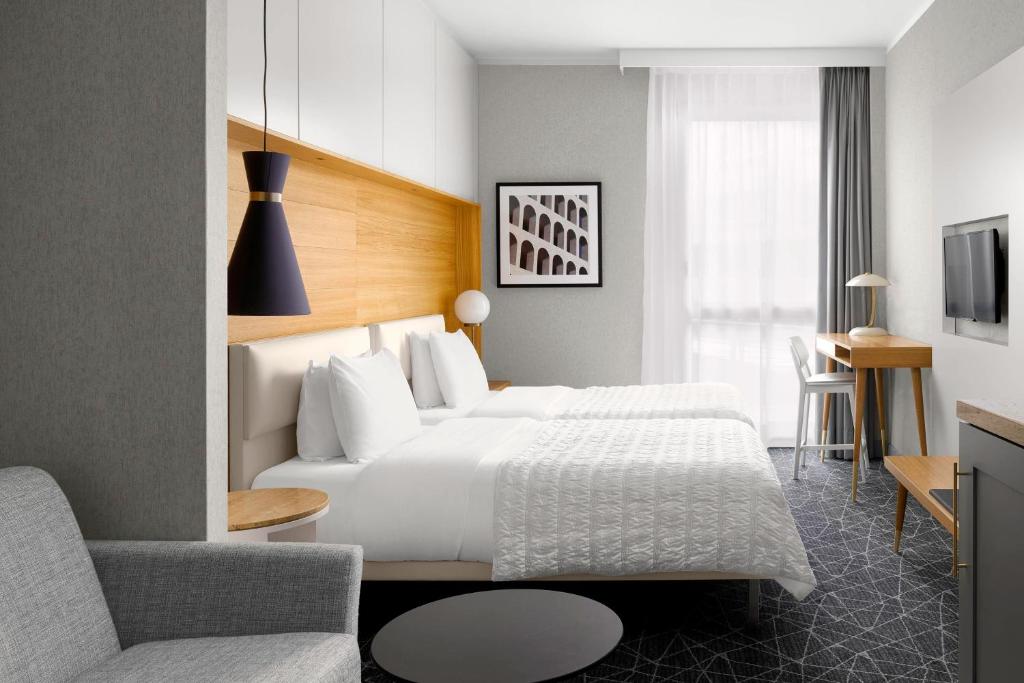 
Deluxe Twin Room, Larger Guest room, 2 Twin/Single Bed(s)
