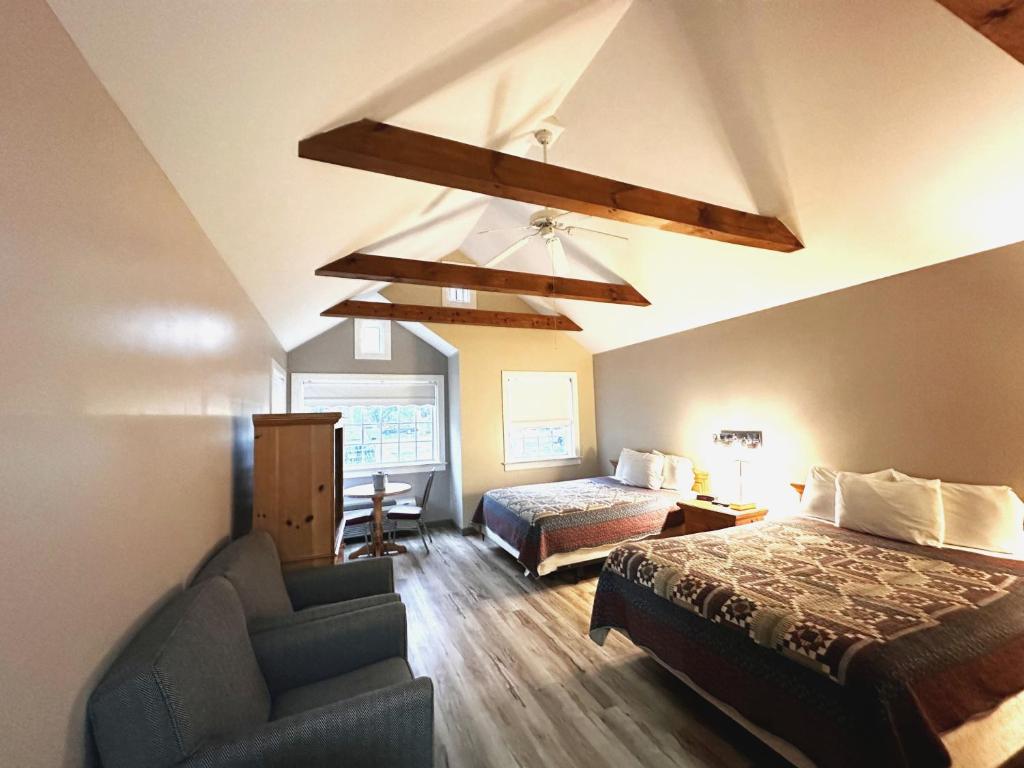 Spruce Lane Lodge and Cottages - Cottage Avec Deux Lits Queennes