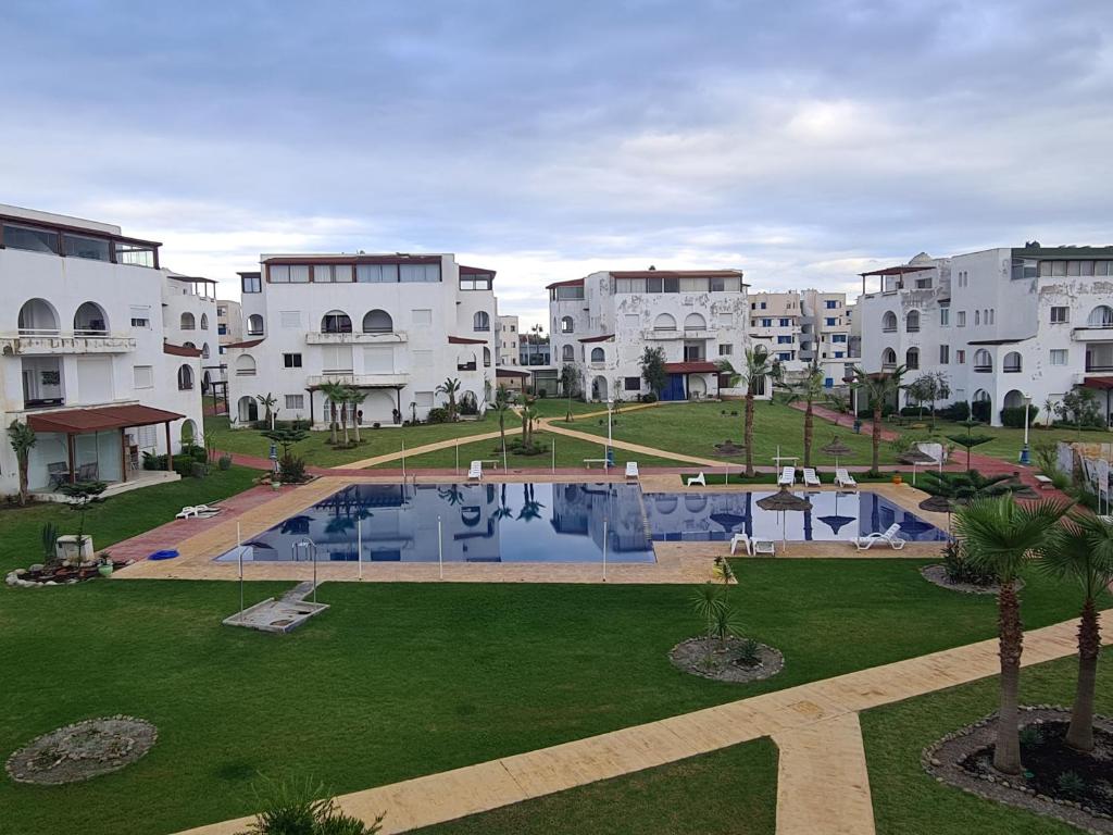 Bazén v ubytování Charmant appartement en résidence piscine nebo v jeho okolí