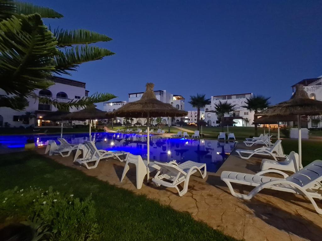 Bazén v ubytování Charmant appartement en résidence piscine nebo v jeho okolí