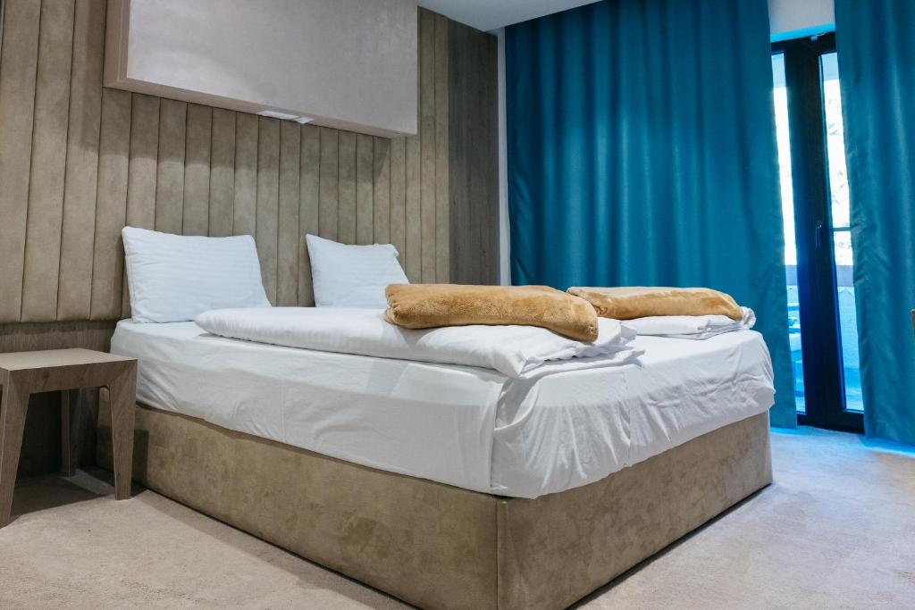 Hotel Gradche - Apartment With Lake View