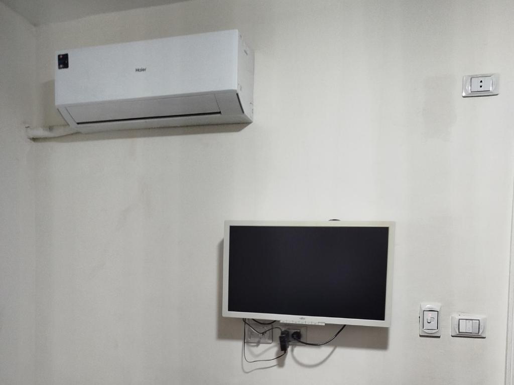 Eyad Pyramids view - 10