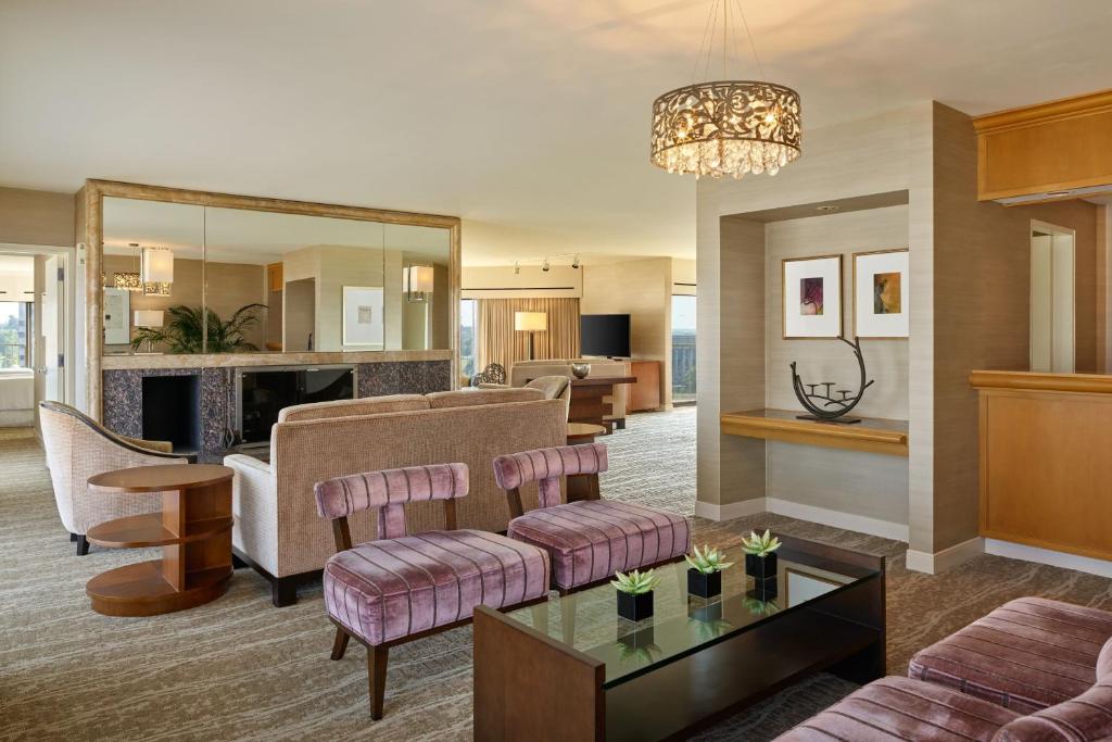 The Westin Kansas City at Crown Center - 