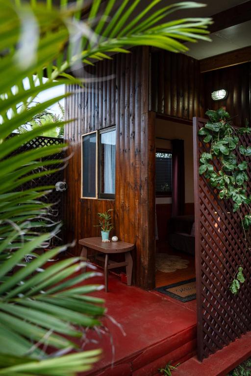 Ngahu Bungalows Alojamiento Frente al Mar en el centro de Rapa Nui - Apartment With Garden View