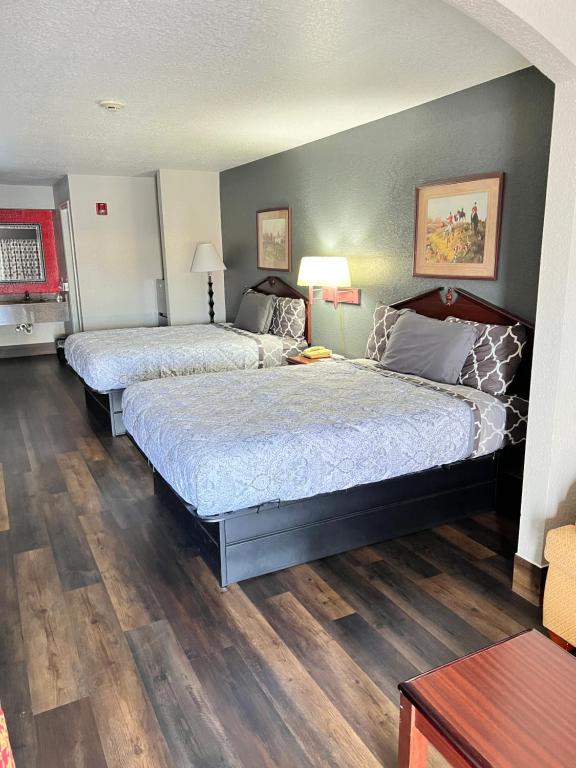 Magnolia Inn and Suites - 家庭套房