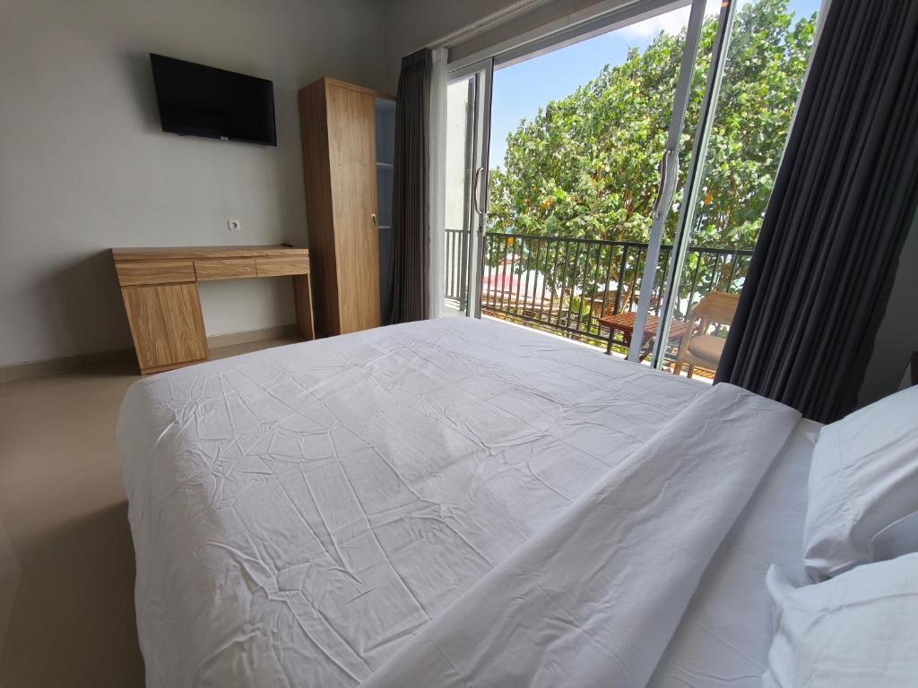 Lushy Hostel Nusa Penida - 11