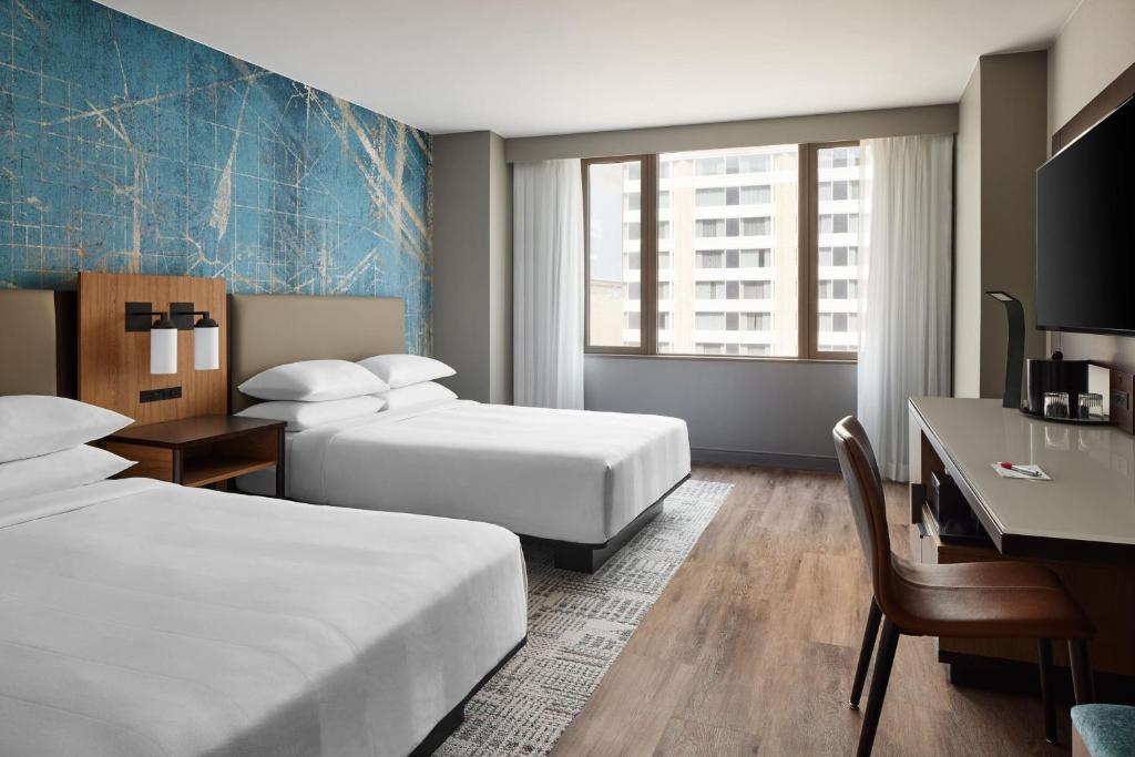 Washington Marriott at Metro Center - Queen Room With Two Queen Beds