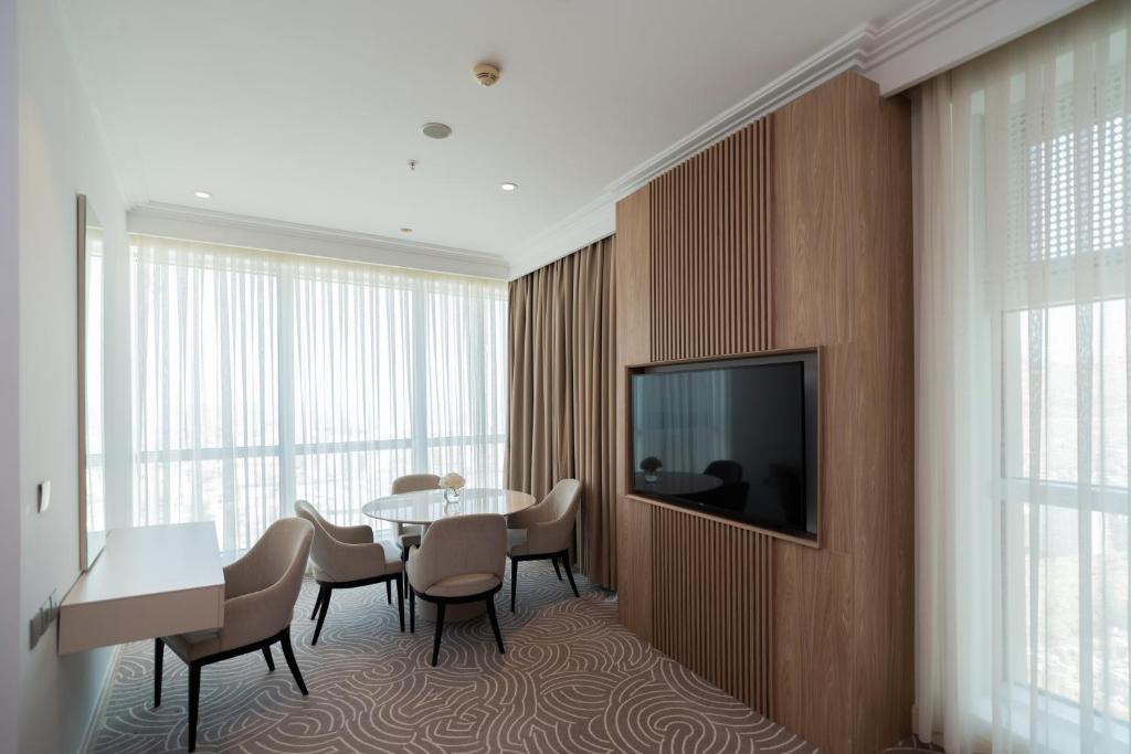 جناح مزدوجة ممتاز مع بإطلالة على الحرم , 1 BED PARTIAL