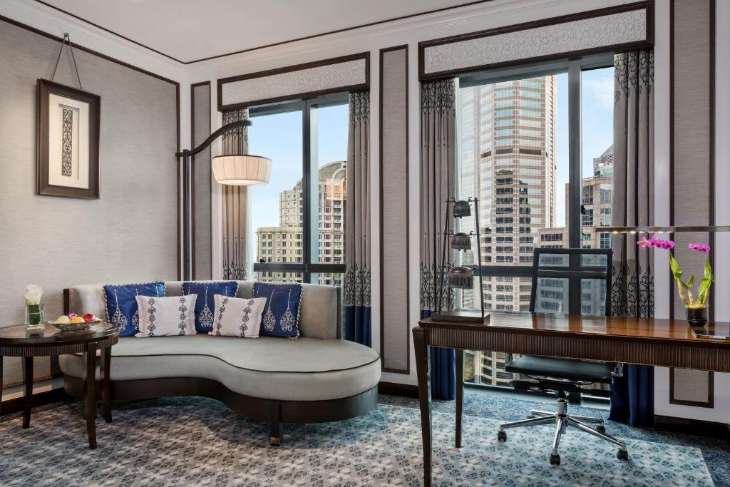 
Royal Room, 1 King, City view
