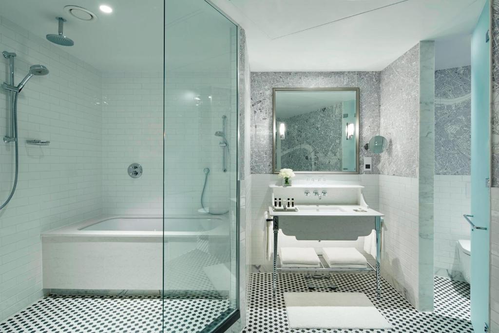 London Marriott Hotel County Hall - Suite With River View And Lounge Access