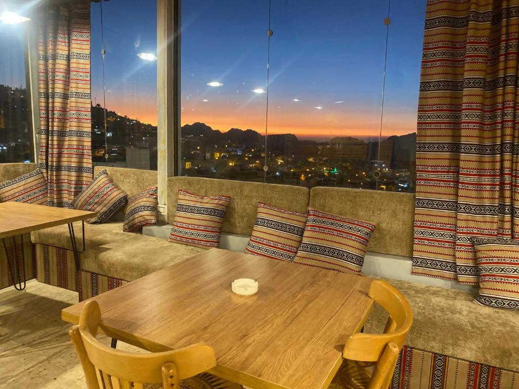 Posezení v ubytování Raqeem Hotel