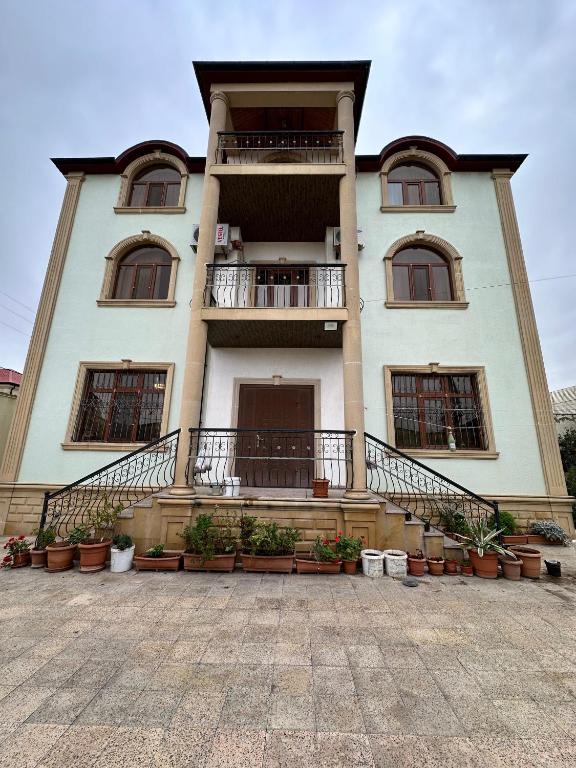 Gedung tempat vila berlokasi