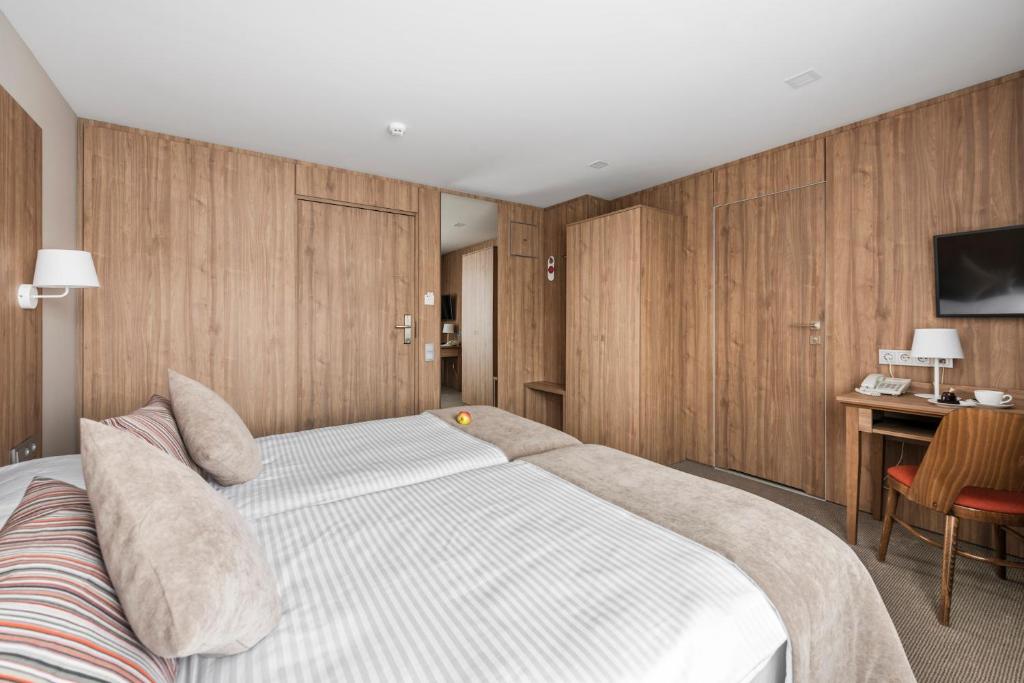 Big Stone - Twin Room
