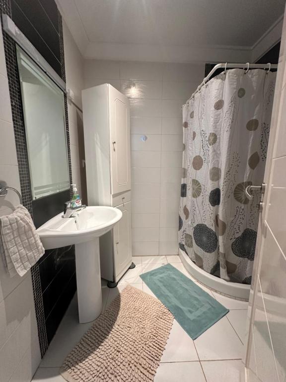 S1 vue de mer tesisinde bir banyo