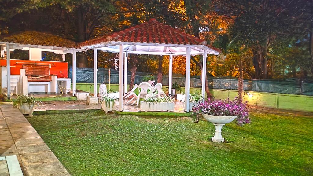 Ogród w obiekcie Garden House Katerini