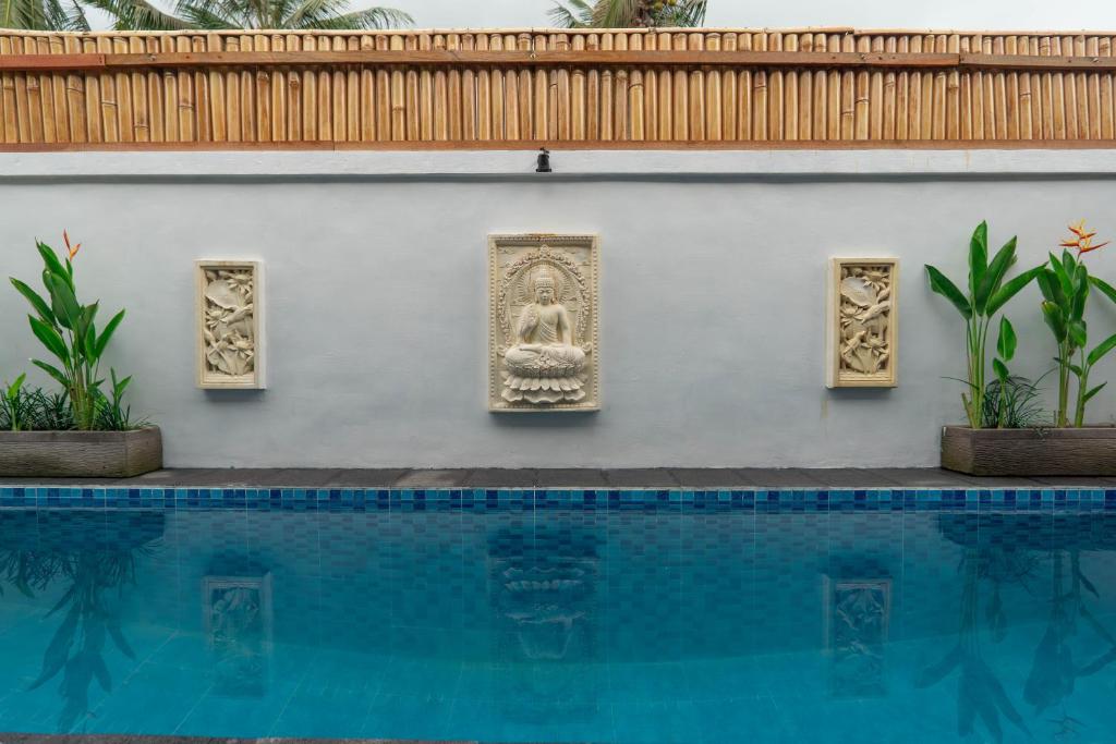 Bazén v ubytování Elbe Homestay By Bali Cabin nebo v jeho okolí