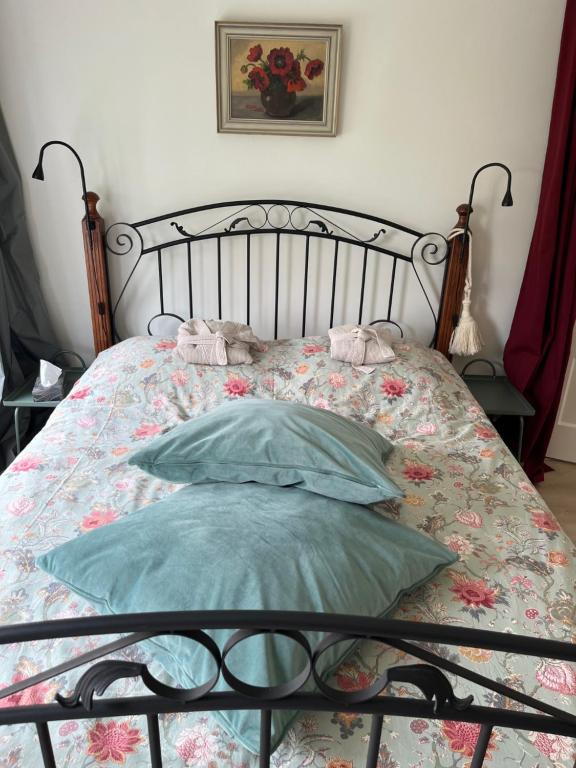 Postel nebo postele na pokoji v ubytování BeBaBops Homestay Utrecht