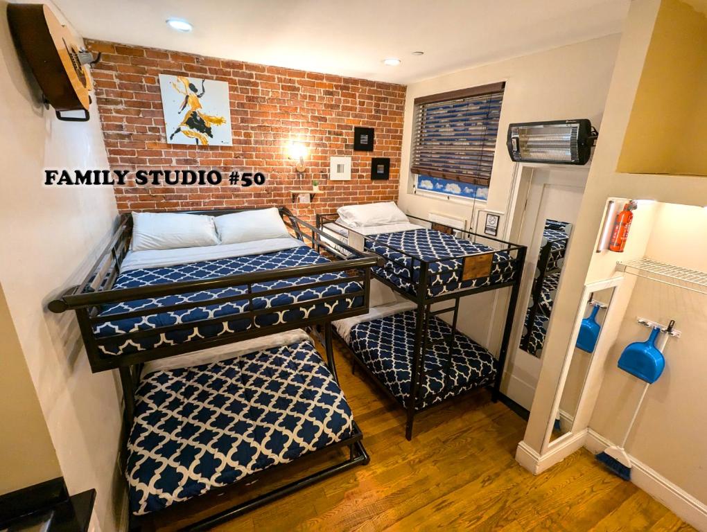 NYC Empire Apartments - 