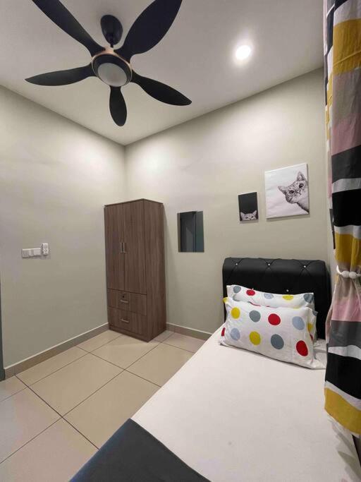 Postel nebo postele na pokoji v ubytování Meridin Bayvue - 3BR - 6 Pax - Near MMHE