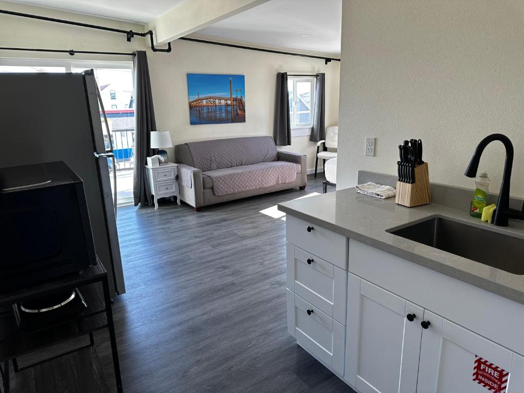 Kuchyň nebo kuchyňský kout v ubytování Dock Street Inn