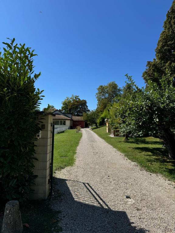 Zahrada ubytování Superbe maison avec vue imprenable sur le lac