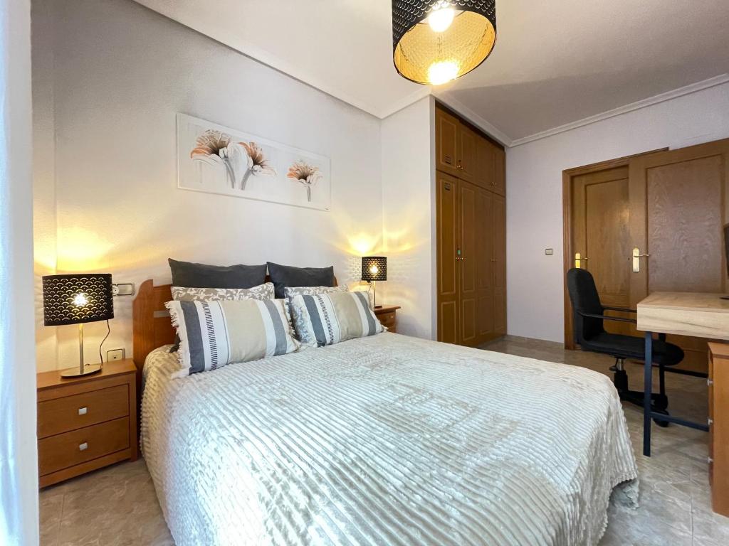 Superior La Playa, 2 Baths, Air Condition, Side Sea View, Mandatary service fee 85 EUR not included!
