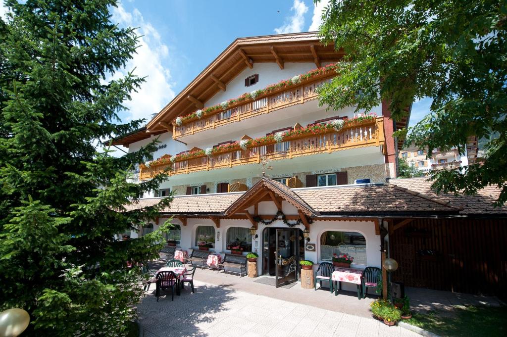 Budova, kde se hotel nachází
