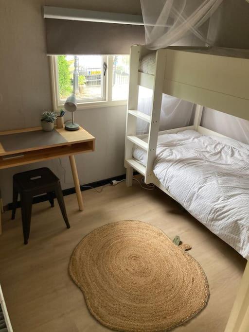 Postel nebo postele na pokoji v ubytování Het Landje in Friesland