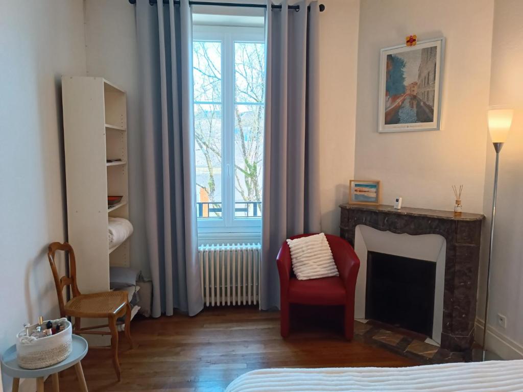 Postel nebo postele na pokoji v ubytování Charmante chambres d'hôtes avec SDB privée