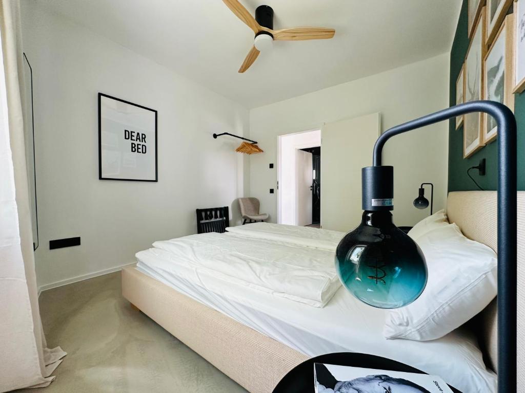 Postel nebo postele na pokoji v ubytování Modern und stilvoll eingerichtetes Tiny House