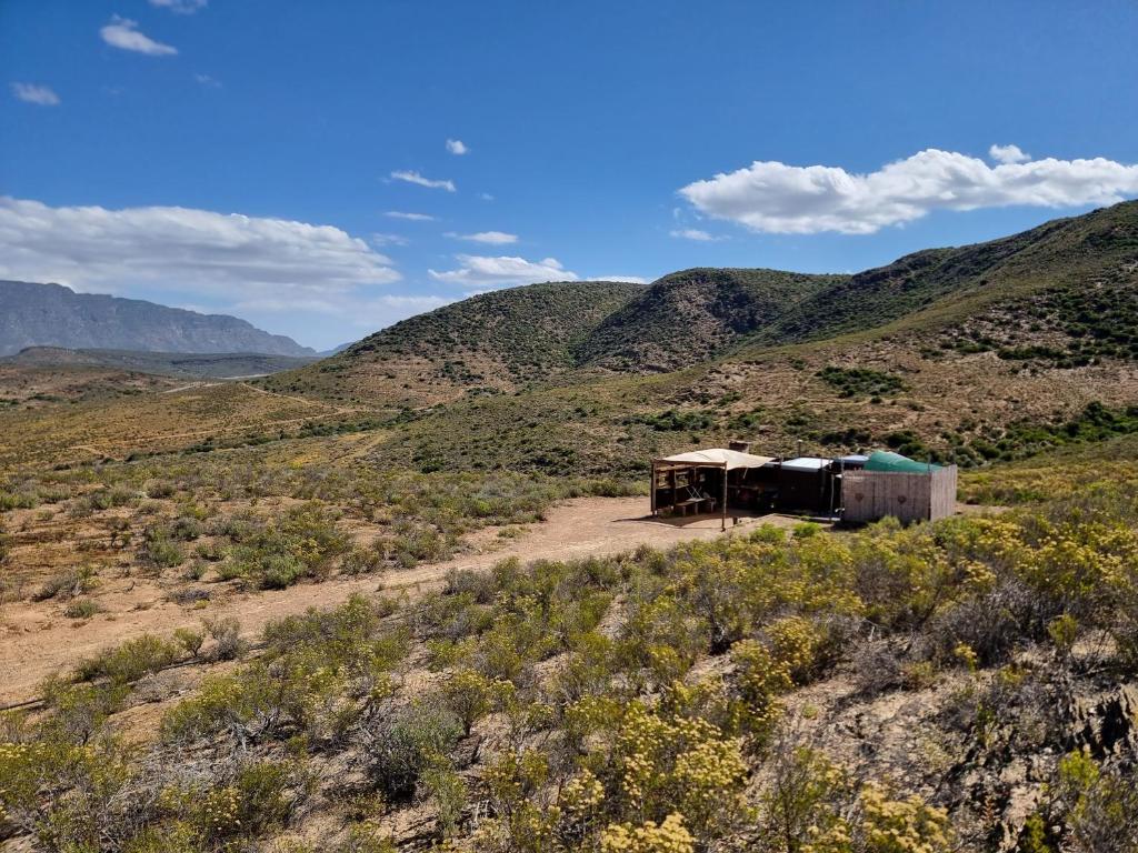 バリーデールにあるCowboy's Hill Private 4x4 Campsiteの山中小屋