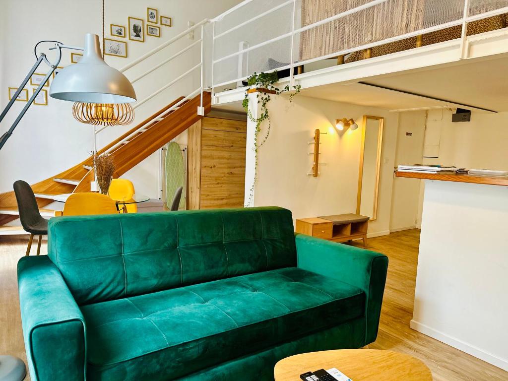 Posedenie v ubytovaní Duplex-Ceiling height 1,9m-Free private parking-Self check in !! Duplex climatisé-Hauteur sous plafond 1,9m-Parking privé gratuit-Arrivée autonome !!