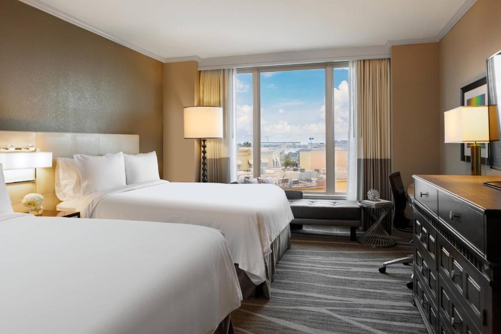 Renaissance Tampa International Plaza Hotel - Habitación Queen Con 2 Camas Queen