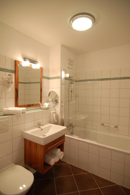 Koupelna v ubytování Winzerhotel Gumpoldskirchen