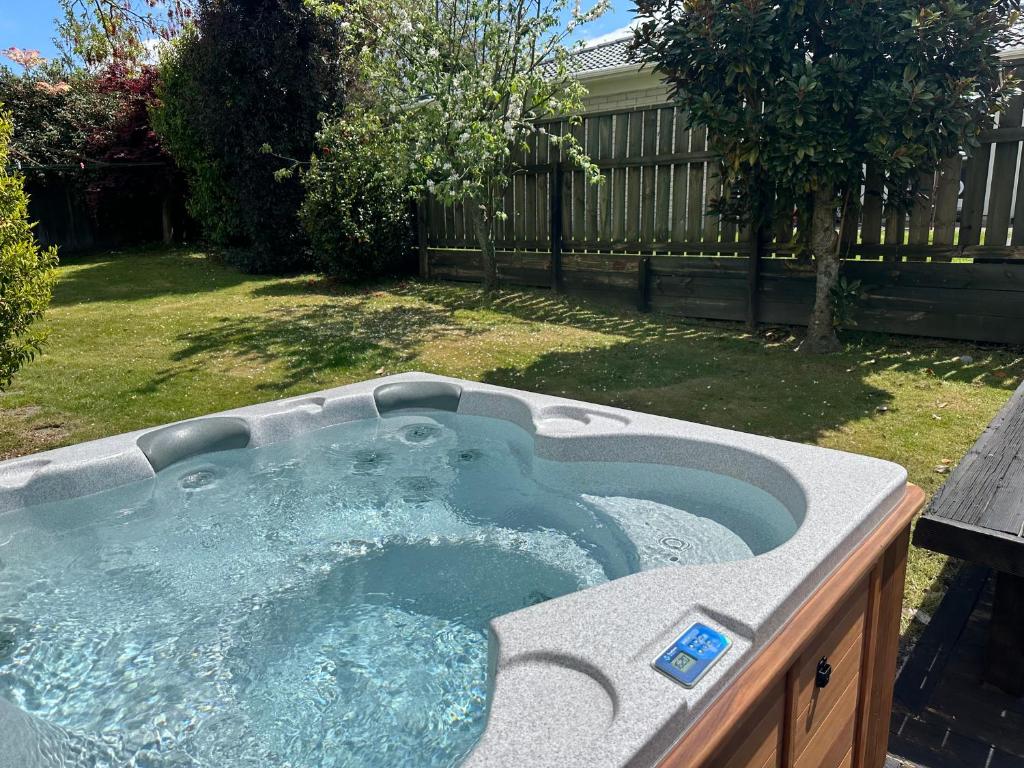 Dream home in central of Rotorua with spa pool - Resim 9