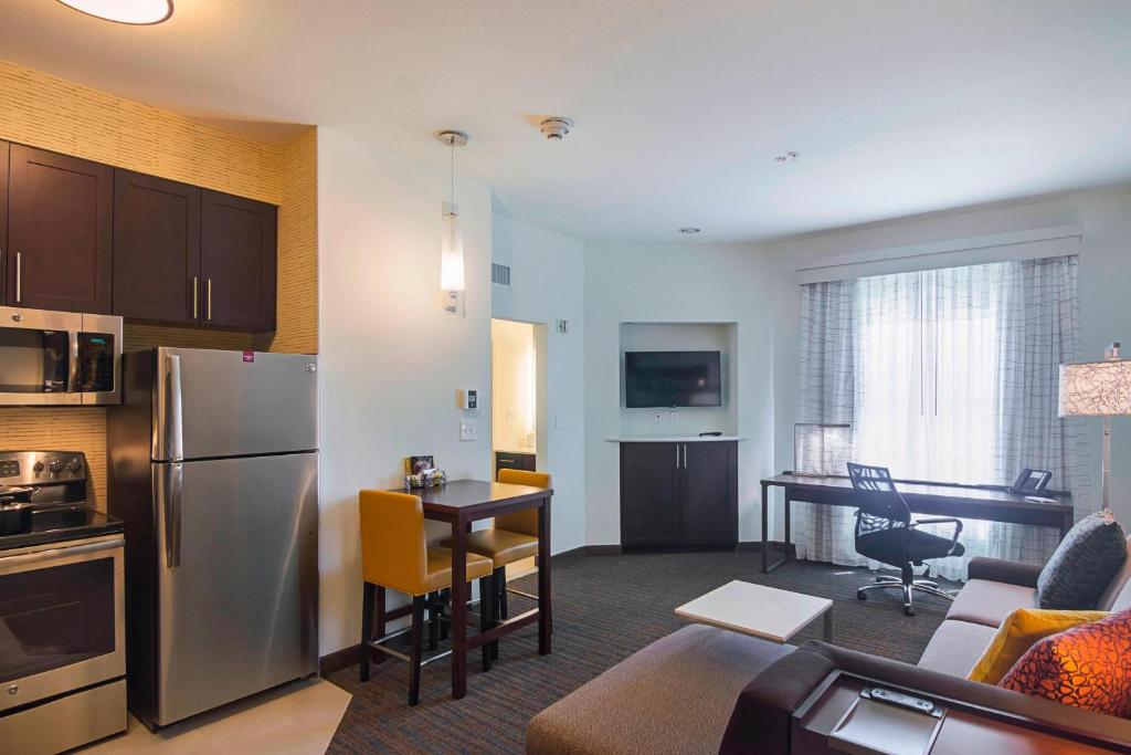 Kuchyň nebo kuchyňský kout v ubytování Residence Inn by Marriott Denton