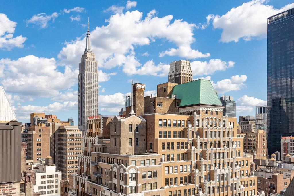 Courtyard by Marriott Times Square West - Housity