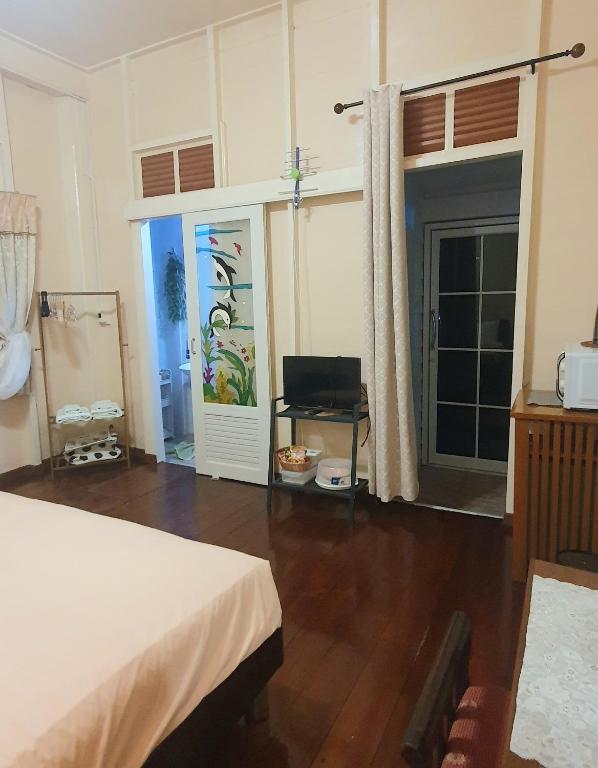 Postel nebo postele na pokoji v ubytování KINN Stay50 Bangkok