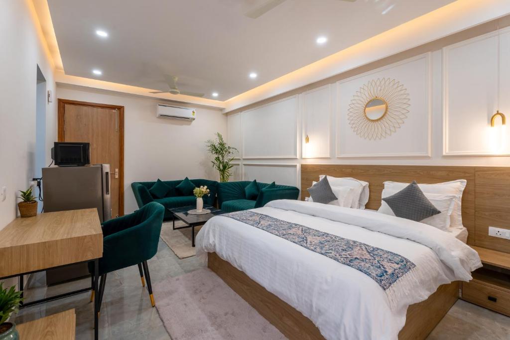 Μια τηλεόραση ή/και κέντρο ψυχαγωγίας στο Elegent Studio On Golf Course Road @ Sterling