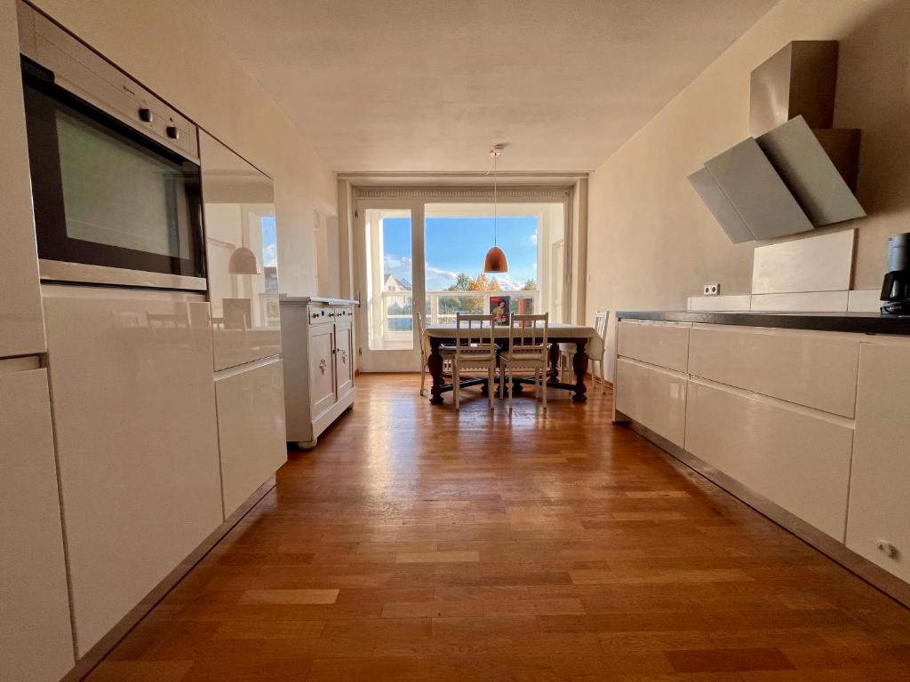Η κουζίνα ή μικρή κουζίνα στο Beautiful apartment in a historic villa