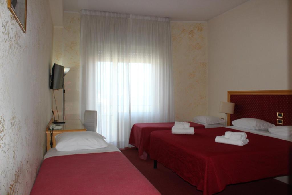 Hotel Palace Masoanri's - Quadruple Chambre