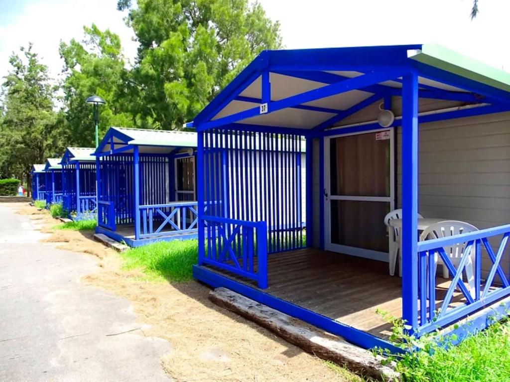 Budova, kde se kemp nachází