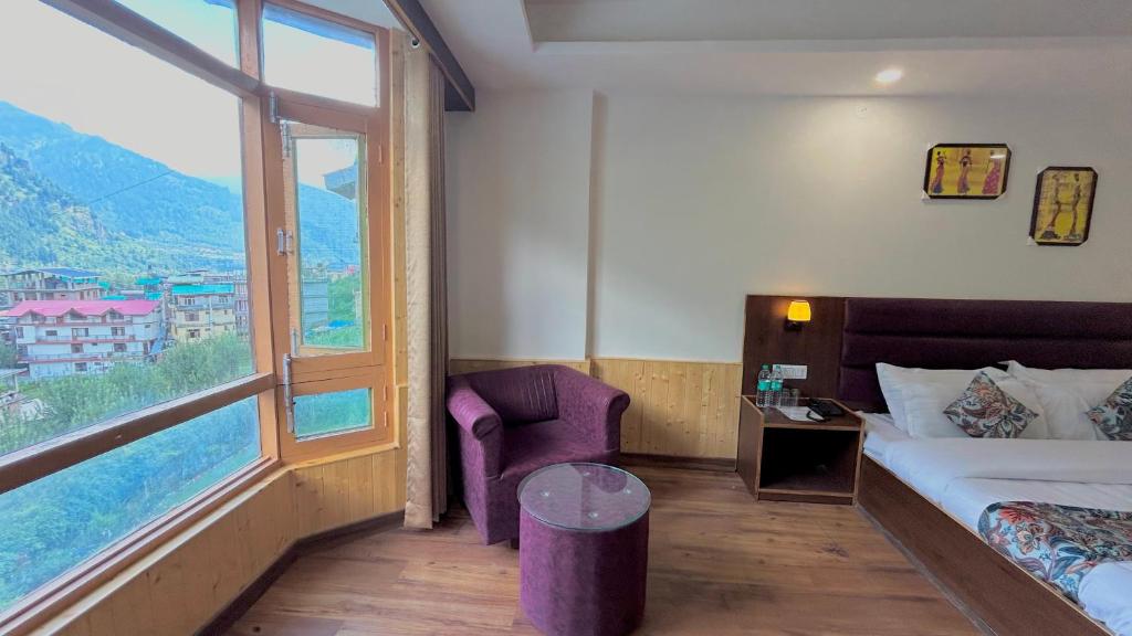 Posezení v ubytování Ocean Inn & Meadows Inn ! Couple Friendly ! Family Hotel ! Walking Distance From Mall Road