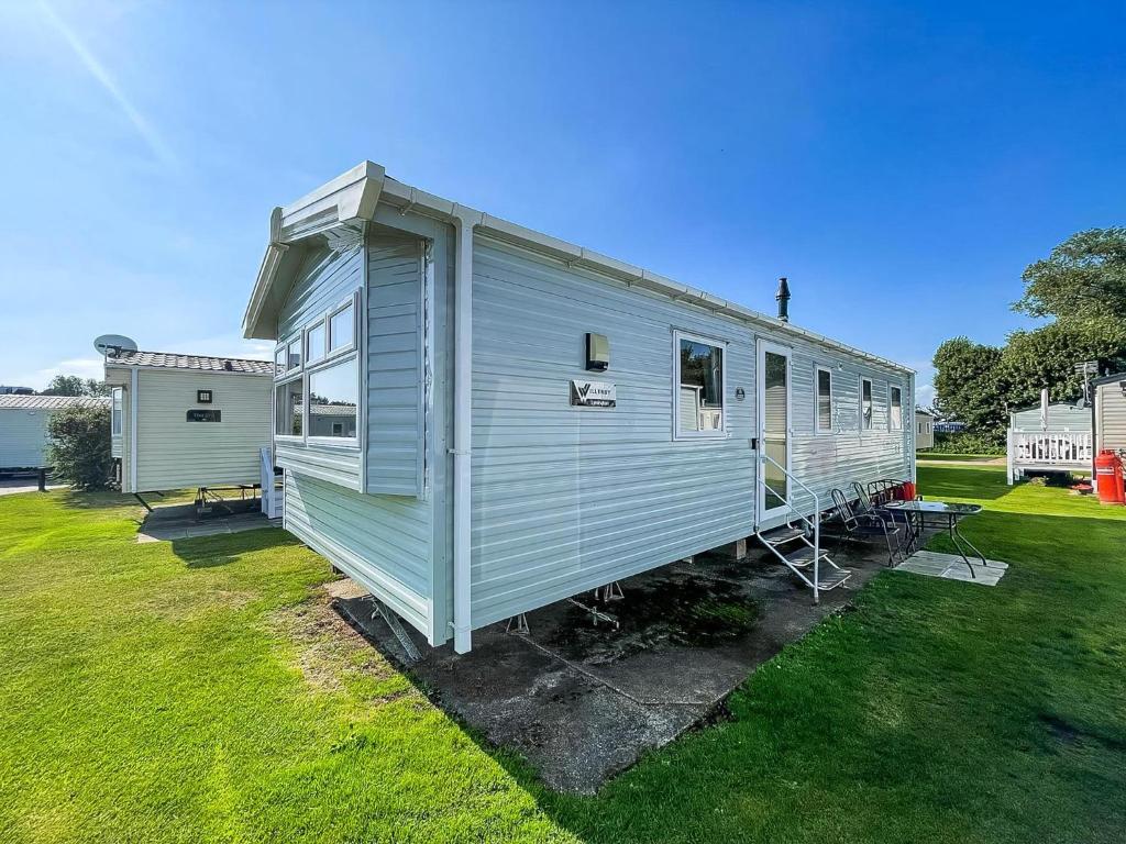 Budova, kde se kemp nachází