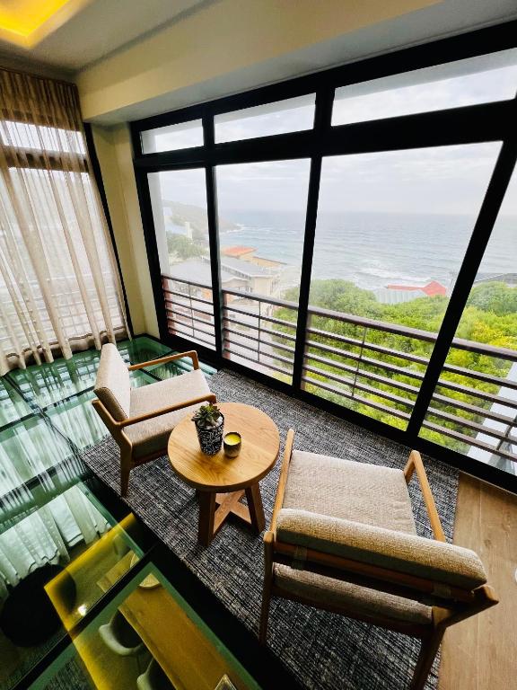 Luxury Penthouse in Herolds Bay - Newly Refurbished - Image 5