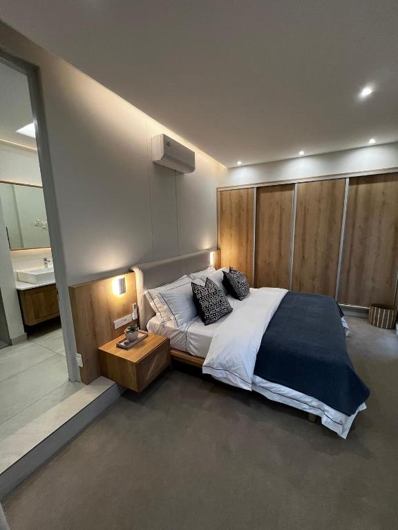 Luxury Penthouse in Herolds Bay - Newly Refurbished - Image 28