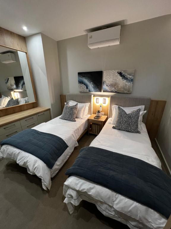 Luxury Penthouse in Herolds Bay - Newly Refurbished - Image 8