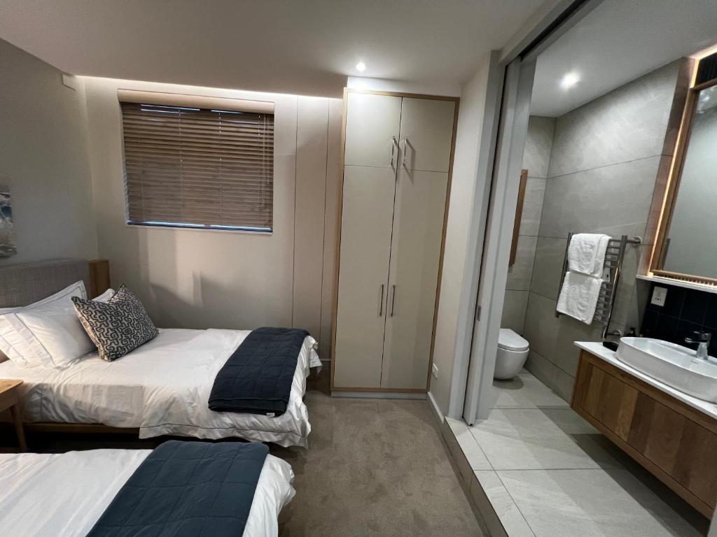 Luxury Penthouse in Herolds Bay - Newly Refurbished - Image 34