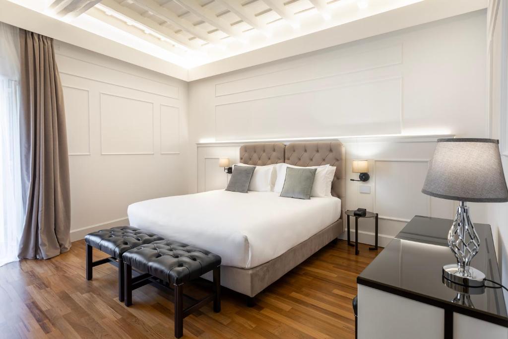 Palazzo Goldoni Condotti Collection - 1